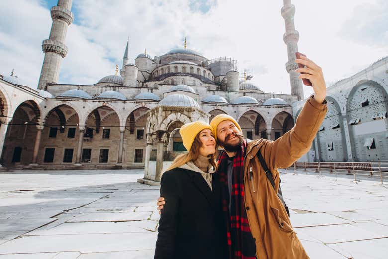 Send photos from the The Blue Mosque in Istanbul