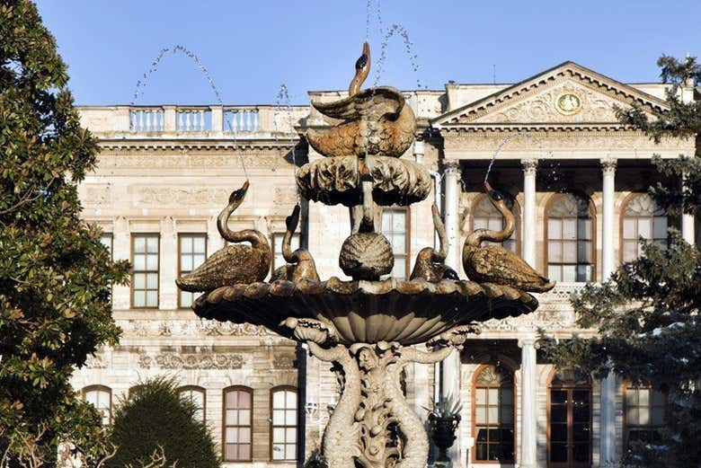Admire the architecture of the Beylerbeyi Palace